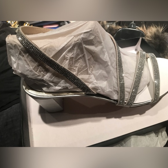 Naturalizer Sandals w/heel. Silver shimmer. Brand new. Style Vanessa2. Size 12M. - Picture 4 of 5